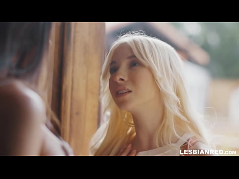 ❤️ Chica vuelve a casa unos meses después y acaba comiéndole el coño a su madrastra Video de sexo en es.pornburst.ru ❌️